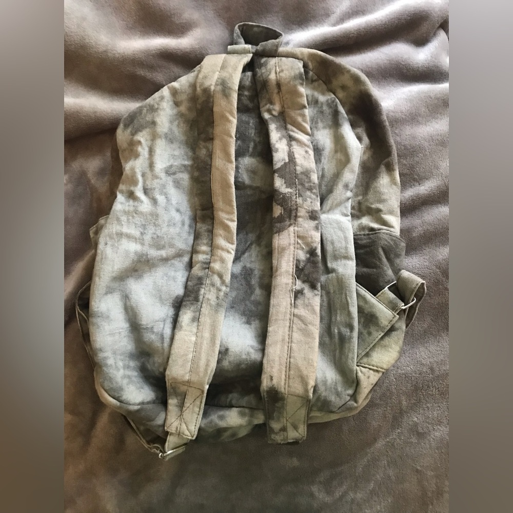 Back pack - Picture 2 of 5